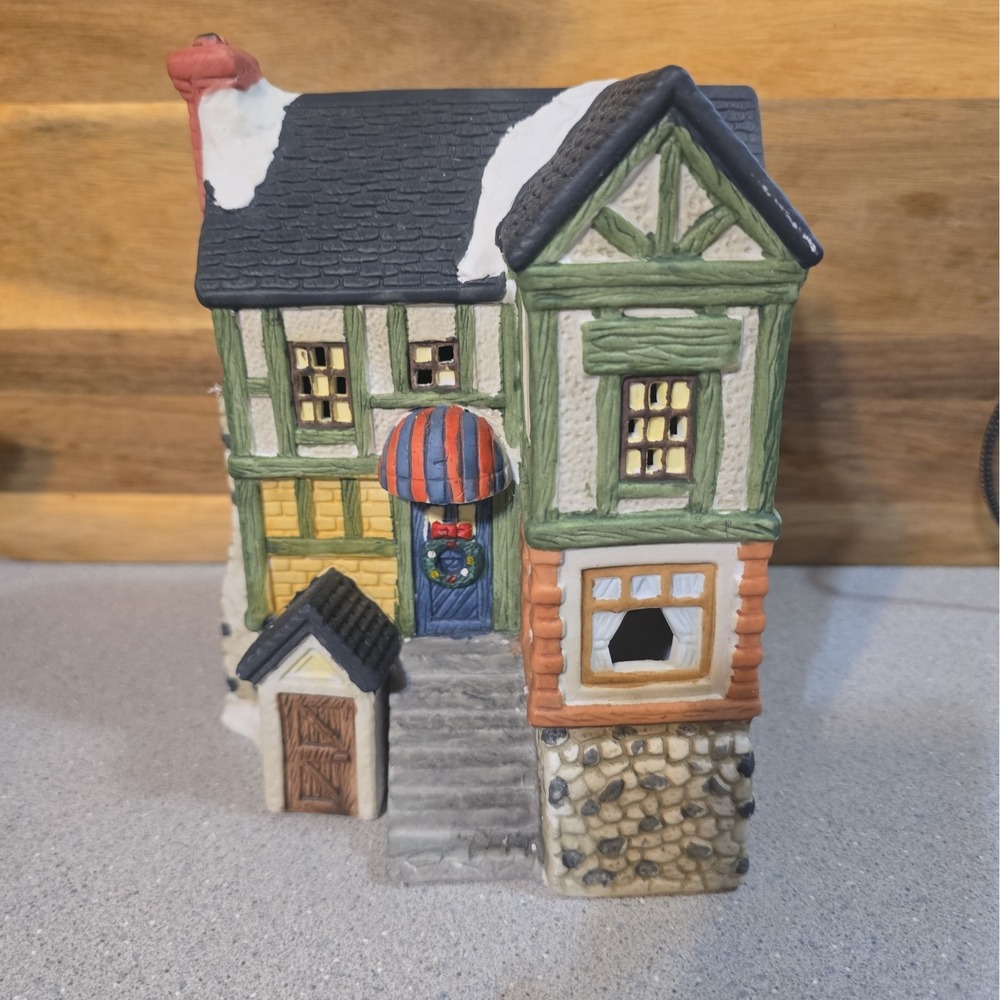 Vintage Dickens Collectables Towne Series House 95 Lighted Christmas Village